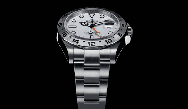 <strong>ROLEX｜Rolex</strong>This "everlasting classic" adventure watch has been fundamentally reborn with a new automatic movement featuring enhanced reliability and durability, and bolder, more legible hour and minute hands. "Oyster Perpetual Explorer II" ¥693,000 (estimated price) [Scheduled for Autumn release].