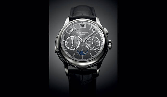 <strong>PATEK PHILIPPE｜Patek Philippe</strong>A grand complication (ultra-complex) model equipped with three intricate mechanisms: a minute repeater, a column-wheel single-push chronograph, and an instantaneous perpetual calendar that advances the date precisely at midnight. "Complications Ref. 5208" Made to order [Price upon order] (Patek Philippe / Patek Philippe Japan Information Center).