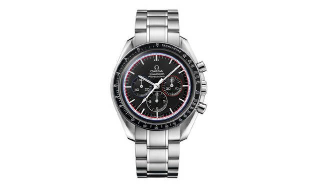 <strong>OMEGA｜Omega</strong>A limited edition model commemorating the Apollo 15 mission in 1971, the first mission to use a lunar rover. The red, white, and blue colors from the mission's emblem are incorporated into the dial. "Speedmaster Professional Apollo 15 40th Anniversary Limited Edition" ¥546,000 (Scheduled for Summer release).
