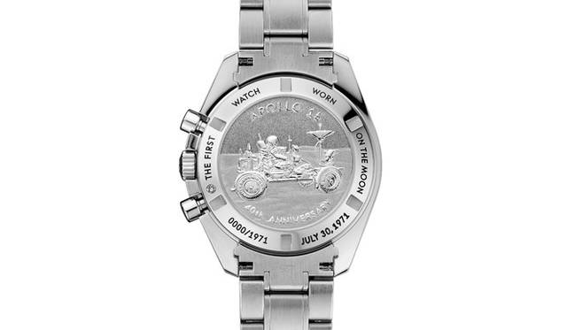 <strong>OMEGA｜Omega</strong>The case back is engraved with the Lunar Rover, used for the first time on this mission. A special presentation box is also included. "Speedmaster Professional Apollo 15 40th Anniversary Limited Edition" ¥546,000 (Scheduled for Summer release).