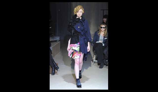 <strong>COMME des GARÇONS｜コム デ ギャルソン</strong> 2011年秋冬コレクション速報 