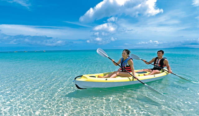 <strong>Club Med Kabira Beach, Ishigaki｜クラブメッド石垣島</strong>　せっかくの石垣島。居心地はよくともリゾート内にこもりきりではもったいない！　リゾートでアレンジしてくれるオプショナルツアーを活用して、思う存分に島の観光を楽しみたい。