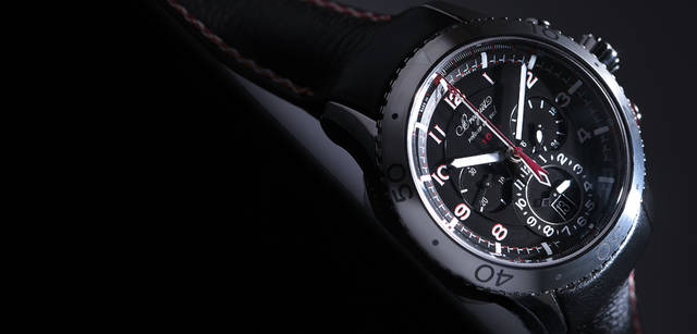 <strong>Breguet｜ブレゲ</strong>　タイプXXII 3880ST／1/20秒計時を可能とする毎秒20振動の超高速クロノグラフは、フライバック機能も備える。その秒針は30秒で１周する設計に。199万5000円。　ケース｜コインエッジ装飾が施されたステンレススティールのラウンドケース ケース径44mm、丸みを帯びたラグ、60分計付き両方向回転ベゼル、ねじ込みリュウズ、一部サファイア・ケースバック、10気圧（100m）防水　ダイヤル｜酸化ブラック仕上げ、ブレゲシークレットサインの刻印、蓄光針とアワーマーカー、アラビア数字のインデックス、中心に30秒で1周する赤いクロノグラフ秒針、中心に 30 秒積算計、24時間表示（3時位置）、蓄光アラビア数字のセカンドタイムインジケーター（6時位置）、30秒で1周するスモールセコンド、（9時位置）、日付表示（6時位置）　ムーブメント｜自動巻、フライバック機能とセカンドタイムゾーン付きのクロノグラフ、シリアルナンバーとブレゲシークレットサインの刻印、キャリバー589F、ムーブ径13 1/4 リーニュ（29.89mm）、28石、約45時間パワーリザーブ、高振動シリコン脱進機、緩急調整ねじのテンプ、シリコン製ひげぜんまい、10Hz（72,000振動）、5姿勢調整済み ＊ブレスレットもあります（Ref.3880ST/H2/SX0） 