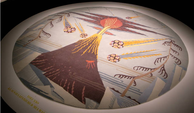 <strong>Milano Salone 2011｜川合将人のミラノサローネそぞろ歩き</strong>   Established ＆ Sons　Klaus Haapaniemi ＆ Mia Walleniusの円形ラグ《Volcano》。ほかに隕石柄がメインの円形オットマンも発表されていた。