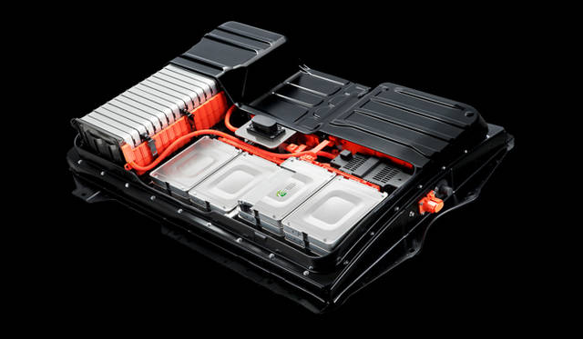 <strong>ELECTRIC DRIVING FOR SMART CITY｜日産 リーフ編</strong>　バッテリーパック