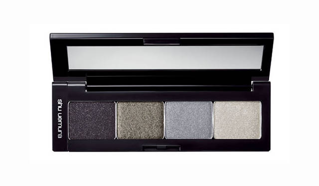 <strong>shu uemura｜シュウ ウエムラ</strong>　カスタム パレットIV 1050円（※写真はセット例）