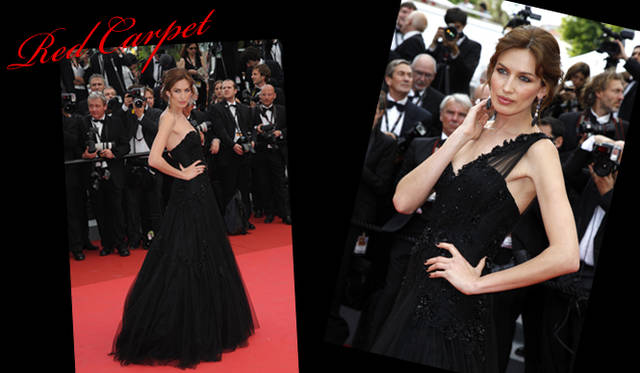 <strong>カンヌ国際映画祭2011</strong>｜カンヌ初日、モデル Nieves Alvarez（ニエベス・アルバレス）がまとったのはアルベルタ フェレッティのブラックドレス。アクセサリーもブラックで統一し、ミステリアスな印象に。