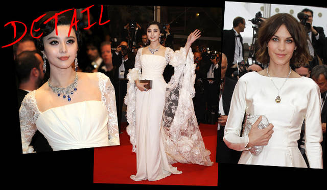 <strong>カンヌ国際映画祭2011</strong>｜（左）ゴージャスなホワイトドレス姿であらわれたFan Bing Bing（ファン・ビンビン）。大ぶりのサファイヤをほどこしたカルティエのネックレス、イヤリング、そしてリングを差し色としてコーディネイト。　また、ジュエリーのひとつのようにスタイルに輝きを添えるシルバーカラーのイブニングクラッチはサルヴァトーレ フェラガモのもの。　©Getty Images　（右）シンプルなホワイトのミニドレスを選んだAlexa Chung（アレクサ・チャン）。この日のスタイルの主役はトップにイエローダイヤモンドがほどこされたショパールのネックレス。