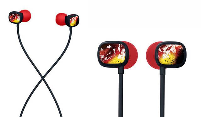 <strong>Logicool｜ロジクール</strong> 「Ultimate Ears 100 Noise-Isolating Earphones」オープンプライス　UE100CR（クリムゾンロック）は、ハードコア系ロックファンを意識したデザイン。レッドのイヤーチップと鮮やかな飛沫のアートワークをアクセントにしたブラックのボディは、ロックテイストの奥深さを表現。