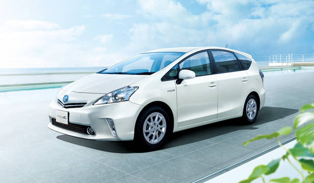 <strong>TOYOTA PRIUS α｜トヨタ プリウス α</strong>