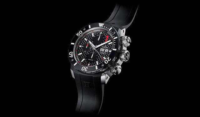 <strong>EDOX｜エドックス</strong>　搭載ムーブメントのエドックス011は、機械式クロノグラフの世界でもっとも実績と定評のあるスイスETA社製のキャリバー7750がベース。この内容で30万円台半ばという価格はじつに良心的。「クラスワン クロノオフショア オートマチック」34万6000円（予価）。8月発売予定。