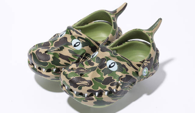 <strong>POLLIWALKS×BAPE KIDS｜ポリウォークス×ベイプキッズ®</strong>　ABC T-REX EVA SANDALS 4725円
