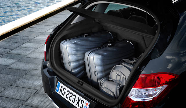 <strong>CITROEN C4｜シトロエン C4</strong>