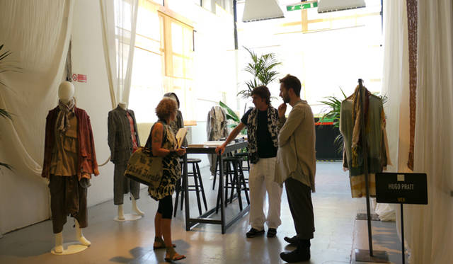 <strong>WHITE GIUGNO 2011｜ホワイト ジューニョ 2011年</strong>　Hugo Pratt（ヒューゴ・プラット）は、陽光溢れる角部屋ブース。