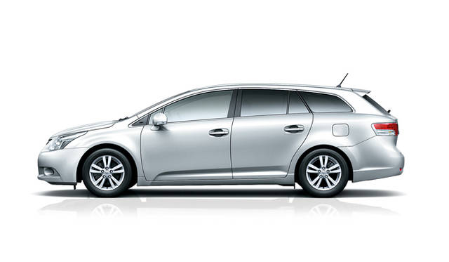 <strong>トヨタ アベンシス｜TOYOTA AVENSIS</strong>