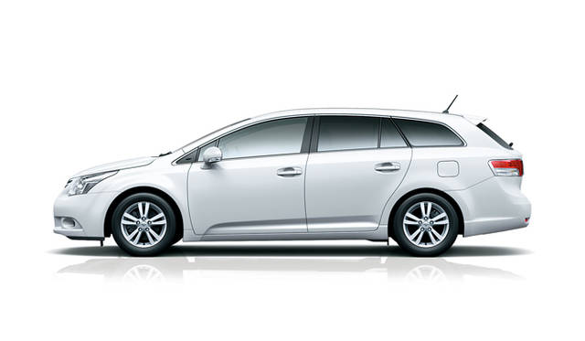 <strong>トヨタ アベンシス｜TOYOTA AVENSIS</strong>
