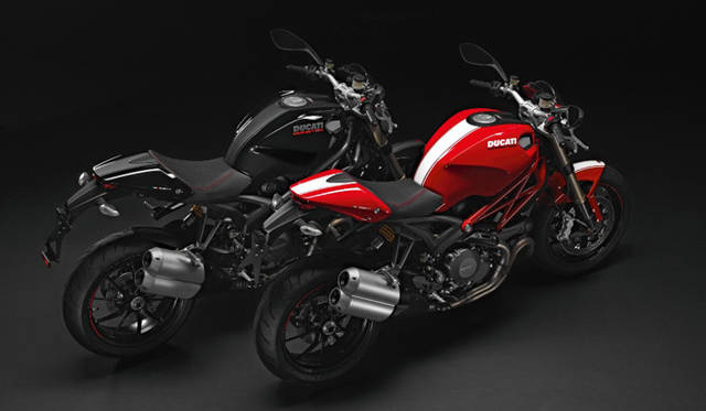<strong>Ducati｜ドゥカティ</strong>　「DUCATI MONSTER 1100EVO」（広報写真はすべてイタリア本国仕様）※日本仕様のサイレンサー長はイタリア本国仕様より約10センチ長くなる。