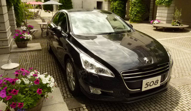 <strong>Peugeot 508｜プジョー 508</strong>　セダン