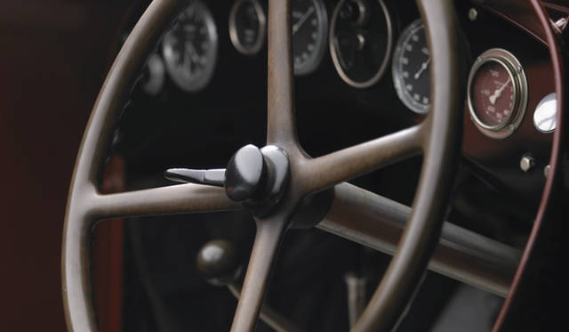 <strong>RALPH LAUREN｜ラルフ ローレン 「The Art of the Automobile」</strong>　Alfa Romeo Monza 8C｜アルファ ロメオ モンツァ 8C（1931） 　©Michael Furman