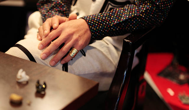 <strong>LITAMUSCA</strong>: The ring Mr. Someya was wearing this day was reportedly the first one he made after returning to Japan from Italy. He says it's the one piece he always gets back, no matter how many times he loses it.