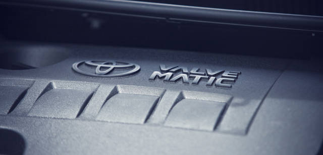 <strong>Toyota Avensis｜トヨタ アベンシス</strong>　すでにヴォクシーなどに搭載され、定評のある3ZR-FAE型（バルブマチック付）エンジン。