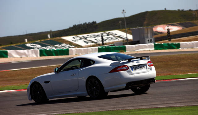 <strong>Jaguar XKR-S｜ジャガー XKR-S</strong>