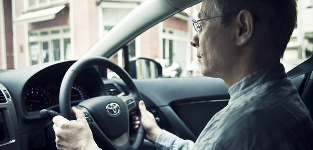 <strong>Toyota Avensis｜トヨタ アベンシス</strong>　欧州車ばかり乗り継いできたピーターさんにも違和感のない運転フィール。