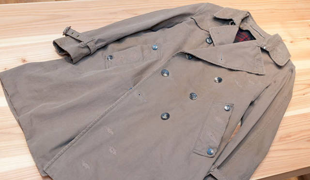 <strong>Ron Herman｜ロンハーマン</strong>　GRENFELL×Ron Hermanカスタマイズド・トレンチコート14万7000円（ロンハーマン）
