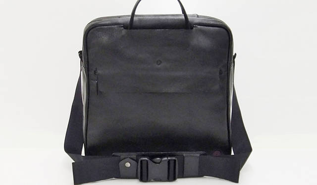 <strong>HIKARU MATSUMURA THE UNIQUE-BAG｜ヒカル マツムラ ザ ユニークバッグ</strong>　T-SERIES LARGE 4万5150円（H350×W350×D1100mm）
