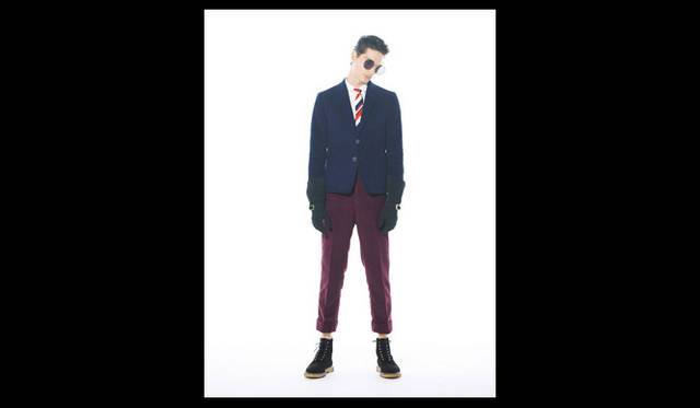 <strong>伊勢丹新宿店メンズ館3階＝インターナショナルデザイナーズ</strong>　Thom Browne　ジャケット17万8500円、シャツ2万5200円、パンツ6万9300円、タイバー4万2000円、ネクタイ2万1000円、シューズ14万7000円