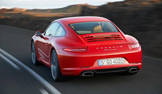 <strong>Porsche 911 Carrera</strong>