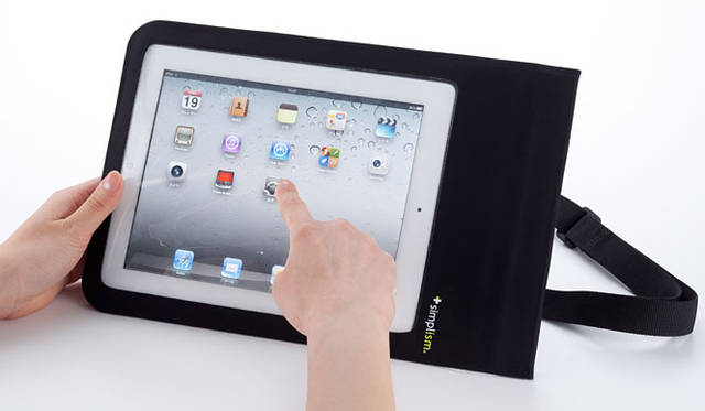 <strong>Simplism｜シンプリズム</strong>　 IPX7準拠の防水完備の全天候型 iPadケース「Waterproof Case for iPad」