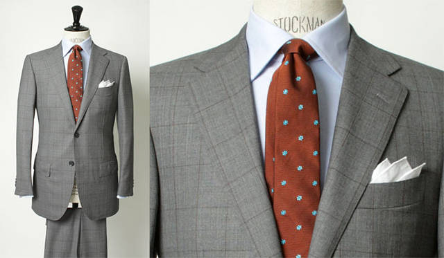 <strong>united arrows green label relaxing｜グリーンレーベル リラクシング</strong>　「REDA×グリーンレーベル リラクシング」のエクスクルーシブ「VALLEMOSSO」シリーズ<br>クラシックな印象のウィンドウペン柄のスーツは、ラペル幅もクラシックな8.5センチに設定。着丈もやや長めに設定している。スーツ3万9900円（ジャケット2万7300円、トラウザーズ1万2600円）、シャツ8925円、チーフ2940円（すべてグリーンレーベル リラクシング）、ネクタイ7980円（アンジェロ ディ コモ）