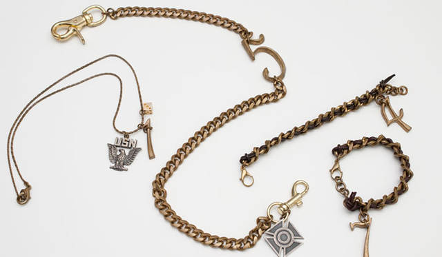 <strong>BARNEYS NEW YORK｜バーニーズ　ニューヨーク</strong>　JOHNNY FROST FOR BARNEYS NEW YORK ネックレス3万4650円、ブレスレット各1万9950円、ウォレットチェーン3万7800円（バーニーズ　ニューヨーク）