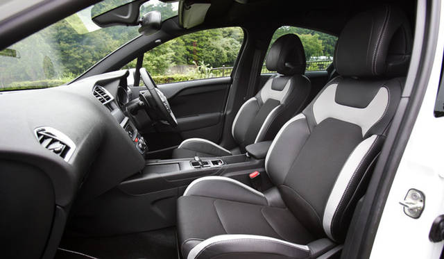 <strong>CITROEN DS4</strong> Chic