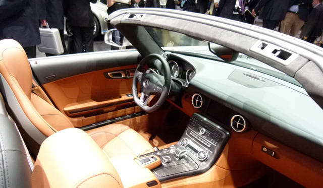 <strong>Mercedes-Benz SLS AMG Roadster｜メルセデス・ベンツ SLS AMG ロードスター</strong>　