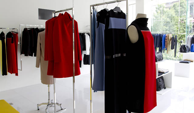 <strong>CoSTUME NATIONAL｜コスチューム・ナショナル</strong>
