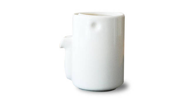 <strong>Tonfisk Design｜トンフィスクデザイン</strong>　「NEWTON Milk & Sugar set」容量｜180ml、高さ｜12cm、色｜white、素材｜porcelain、価格｜8000円