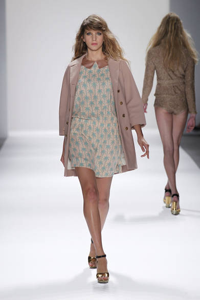 <strong>JILLSTUART｜ジル スチュアート</strong>　2012年春夏コレクション速報