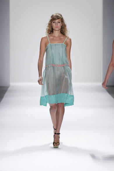 <strong>JILLSTUART｜ジル スチュアート</strong>　2012年春夏コレクション速報
