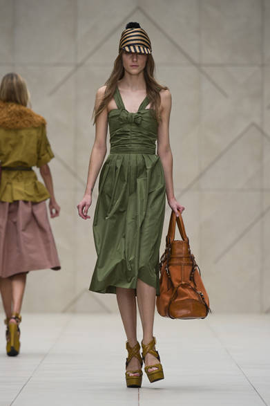 <strong>BURBERRY PRORSUM｜バーバリー プローサム</strong>　2012年春夏コレクション速報　　©BURBERRY