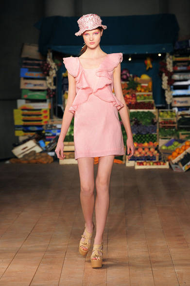 <strong>MOSCHINO CHEAP&CHIC｜モスキーノ チープ＆シック</strong>　2012年春夏コレクション速報