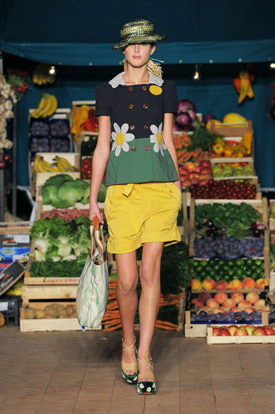 <strong>MOSCHINO CHEAP&CHIC｜モスキーノ チープ＆シック</strong>　2012年春夏コレクション速報