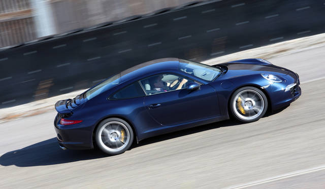 <strong>ポルシェ 911 カレラ テクニカルワークショップ開催</strong>