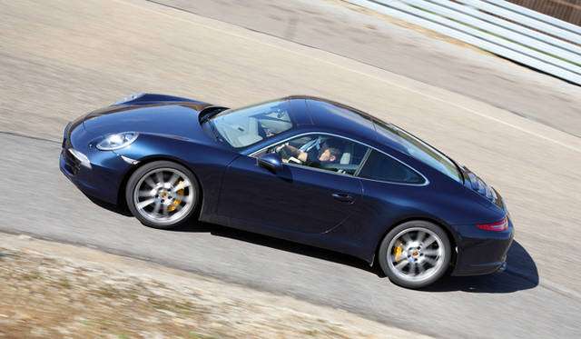 <strong>ポルシェ 911 カレラ テクニカルワークショップ開催</strong>　同乗試乗したのは911 カレラSのPDKモデル。PDCC（可変式スタビライザー）、PCCB（カーボンコンポジットブレーキ）などフル装備の仕様だった。