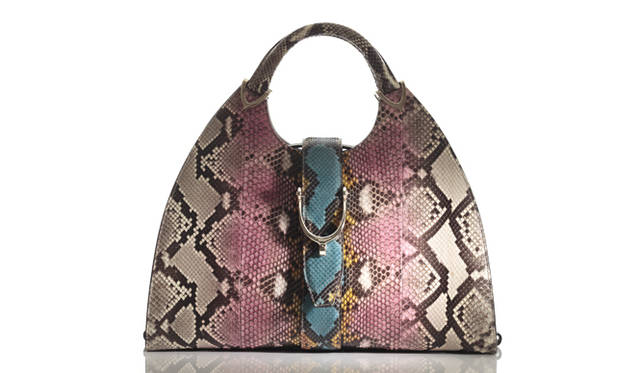 <strong>GUCCI｜グッチ</strong>　バッグ （グッチ銀座 限定）[W39×H24×D16.5cm] 72万4500円（グッチ／グッチ ジャパン）