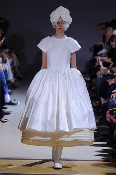 <strong>COMME des GARÇONS｜コム・デ・ギャルソン</strong>　2012年春夏コレクション速報！