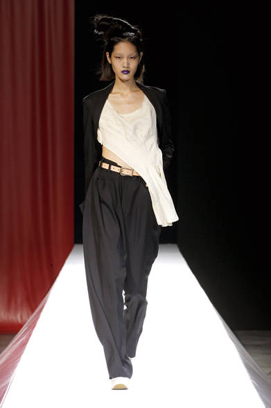 <strong>YOHJI YAMAMOTO｜ヨウジヤマモト</strong>　2012年春夏コレクション速報