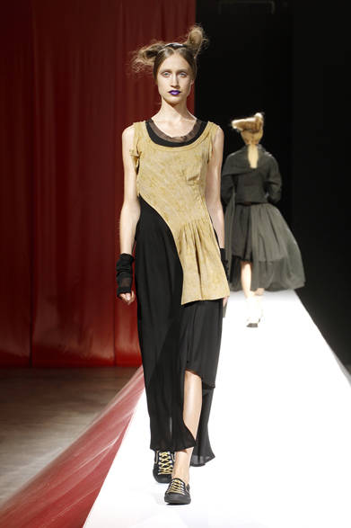 <strong>YOHJI YAMAMOTO｜ヨウジヤマモト</strong>　2012年春夏コレクション速報