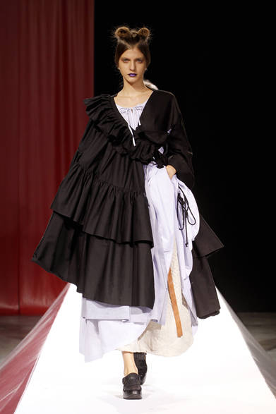 <strong>YOHJI YAMAMOTO｜ヨウジヤマモト</strong>　2012年春夏コレクション速報